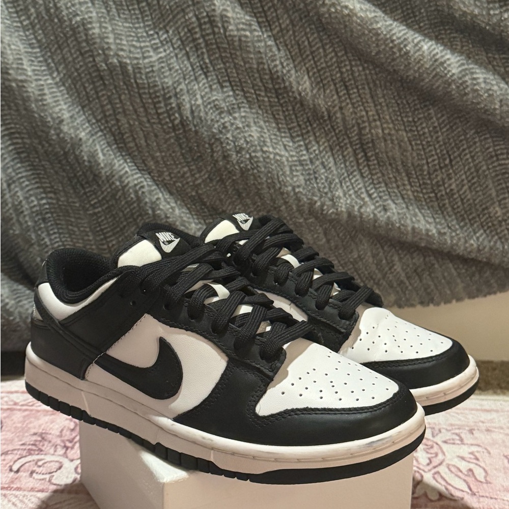 Nike Panda Dunks